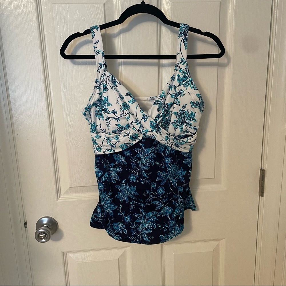 Lands End NEW 8L Blue Floral Swim Tankini Top Wrap Underwire Tummy Control UPF50